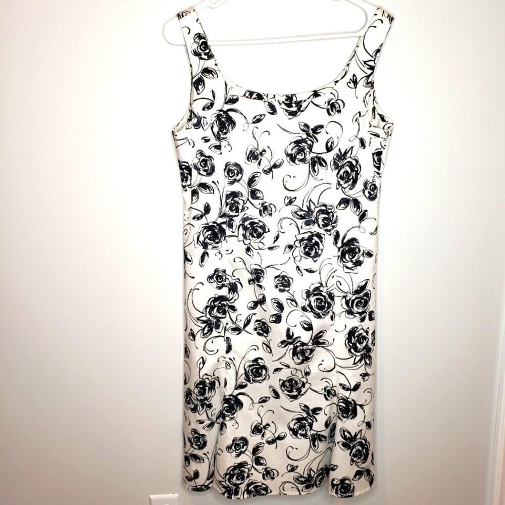 Sleeveless Black and White Classic Floral Midi Dress Size 8